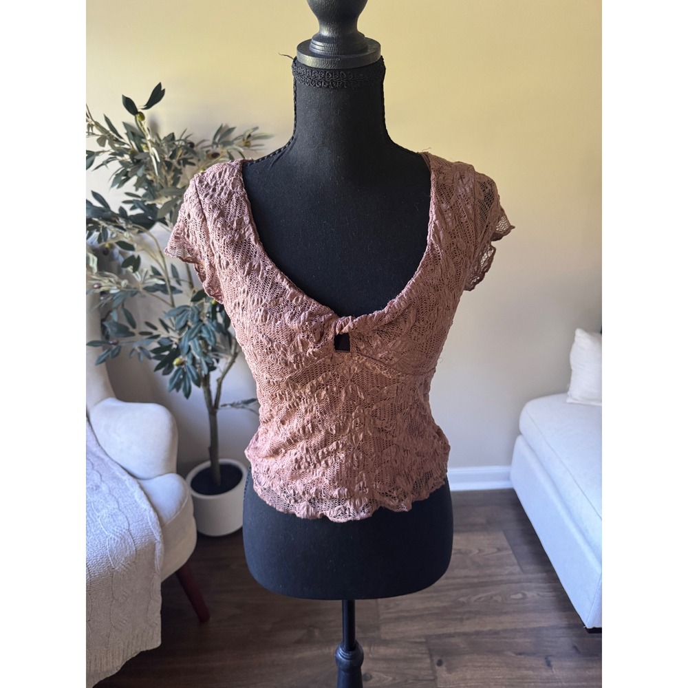 Thirty Thirty LA Mauve Floral Lace V-Neck Crop Top Cap Sleeve Blouse Small